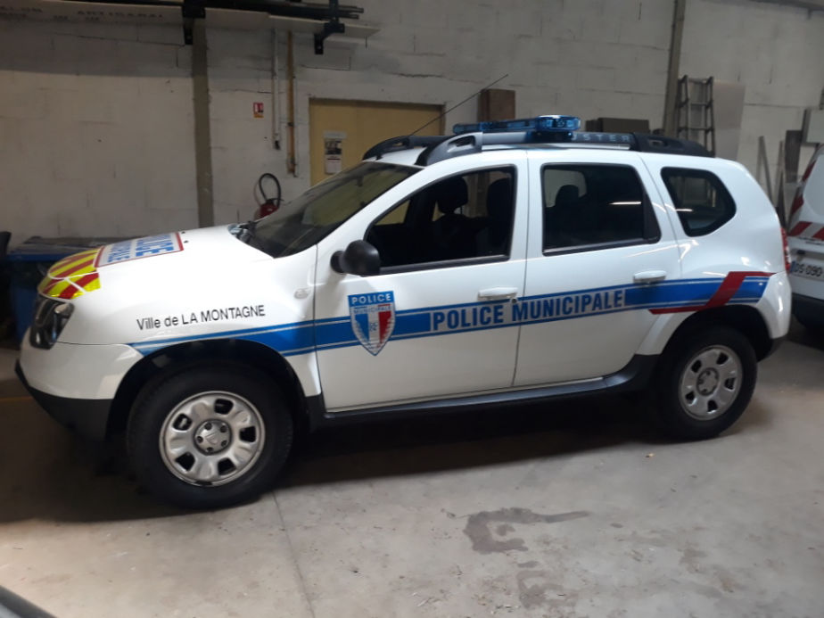 Location de véhicules de police pour les communes et mairies